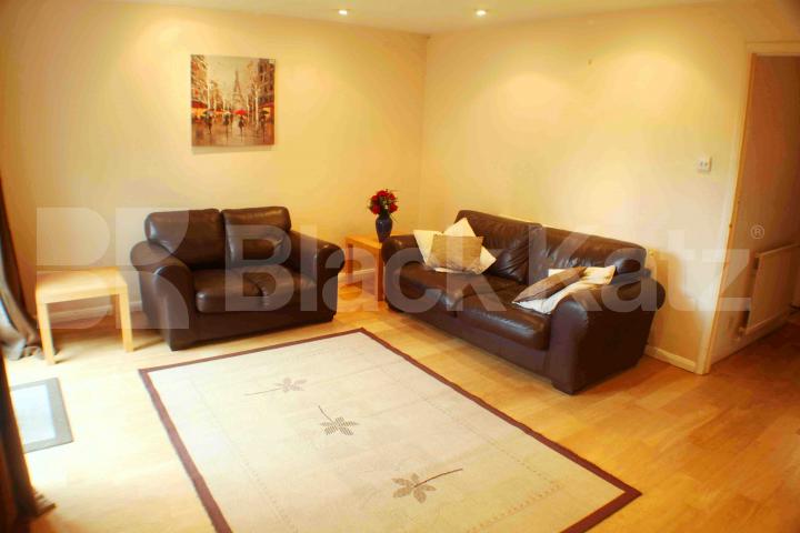 			LET, 3 Bedroom, 1 bath, 1 reception House			 Delverton Road, Kennington